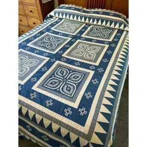 Vintage Queen Quilt Coverlet Hand Pieced/Quilted Blue Grey White Star Block